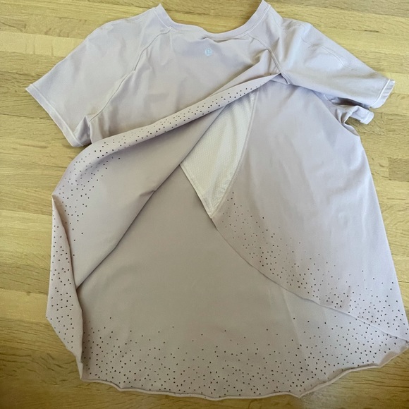 Lululemon open back shirt, muted mauve, size 6 - Picture 3 of 5